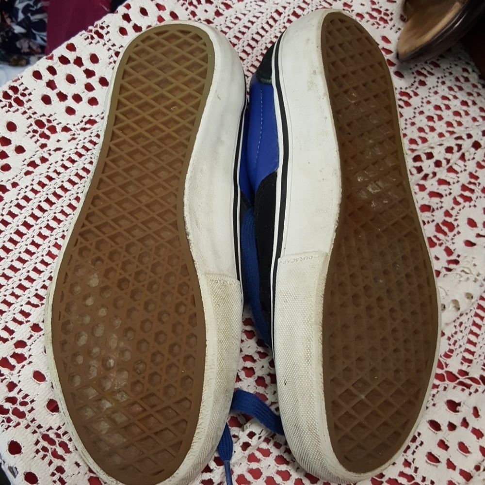Vans - Picture 3 of 4